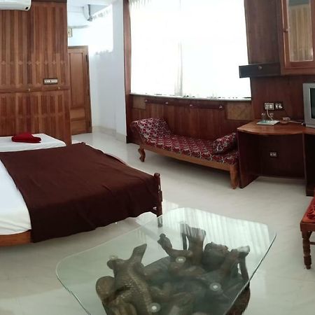 Hotel Dolphin Residency Thekkady Zewnętrze zdjęcie