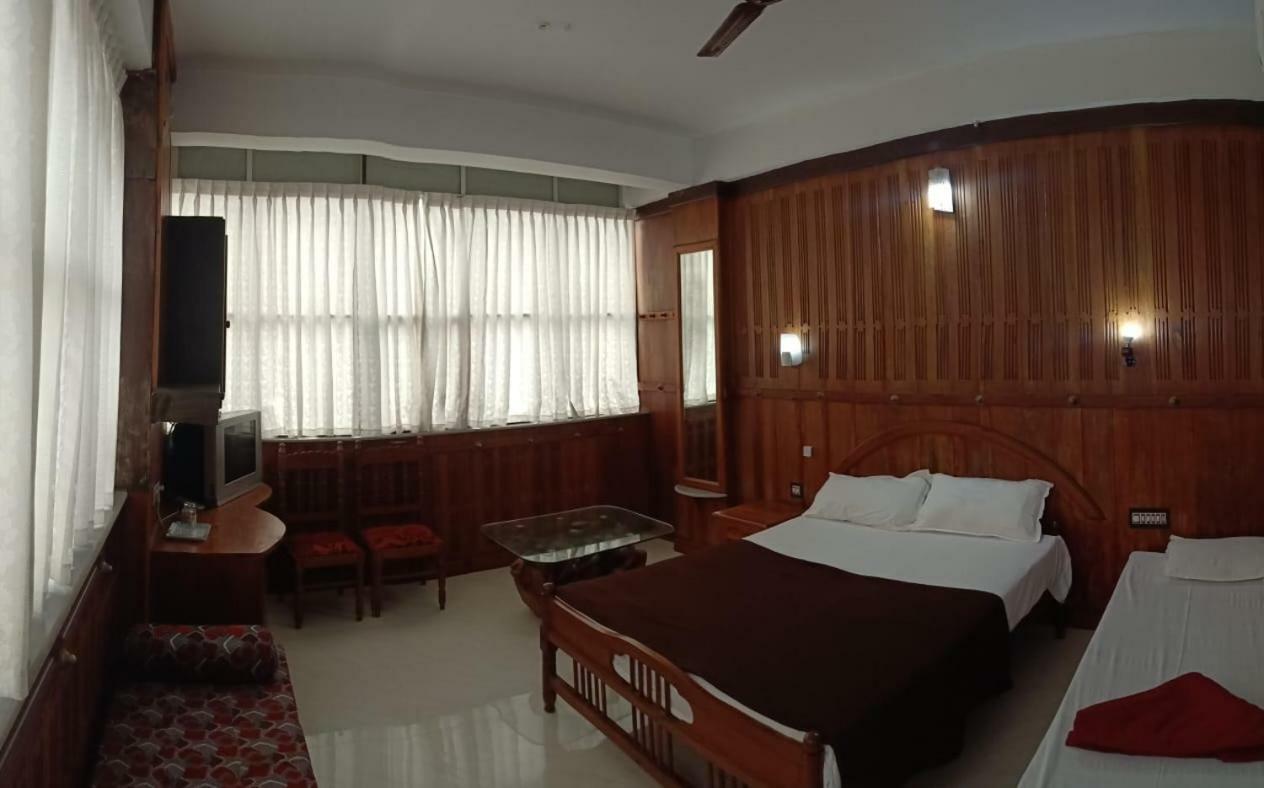 Hotel Dolphin Residency Thekkady Zewnętrze zdjęcie